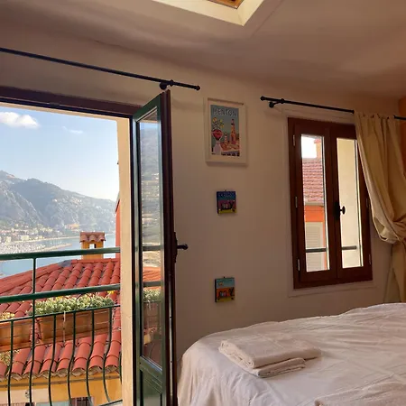 House Old Town 50m Beach&shop Ментона