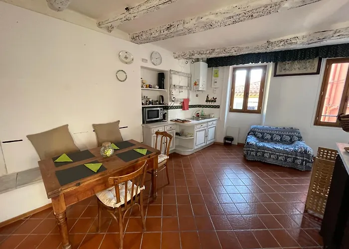 House Old Town 50m Beach&shop شقة *