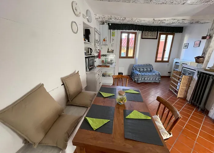 House Old Town 50m Beach&shop مينتون